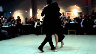 ANDREA MISSE Y JAVIER RODRIGUEZ BAILANDO EN LA MILONGA DE ZONA NORTE "SI  TANGO"