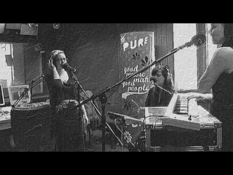 Pure Fm : New Young Pony Club Live