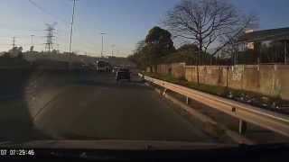 Moto perde o controle na Fernão dias em 07-08-2014