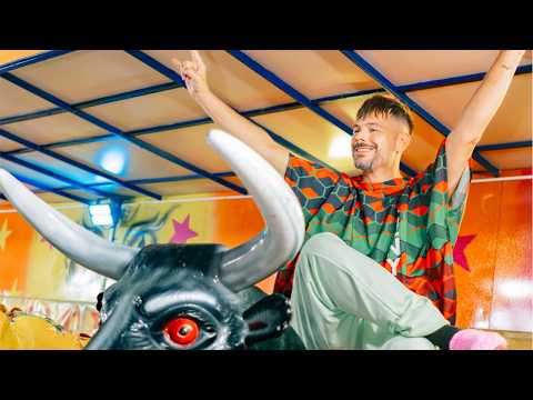 Nevio Passaro - Motzi Mozzarella (Official Music Video)