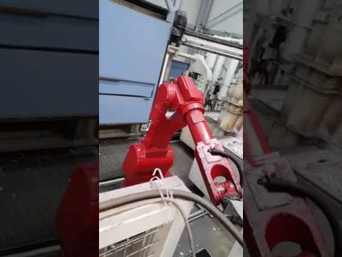 Presse 700 idra in produzzione Albania