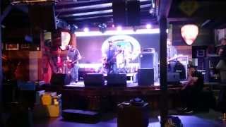 02 You Own Me - CJ Ramone Soundcheck - John Bull Floripa (21/10/2015)