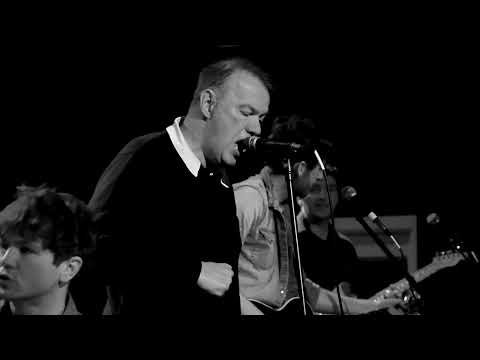 Neon Waltz & Edwyn Collins - A Girl Like You