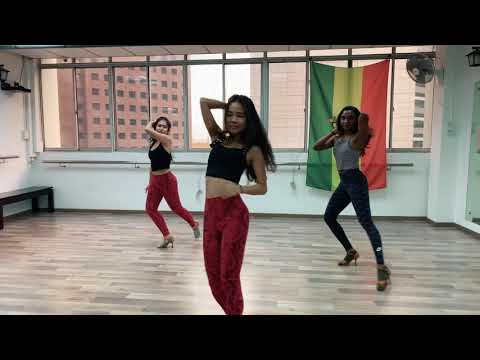 Bachata Lady Styling to Favorito - DJ Tronky