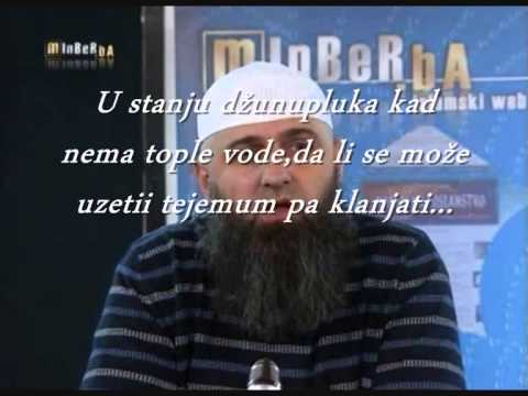 U stanju džunupluka kad nema tople vode,da li se može uzetii tejemum pa klanjati...