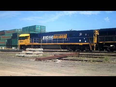 NR13 XRB? NR44 light loco near Dynon