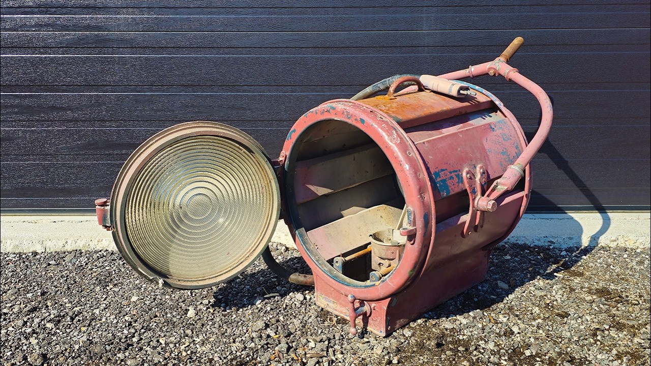 Antique Movie Set Light [Restoration]