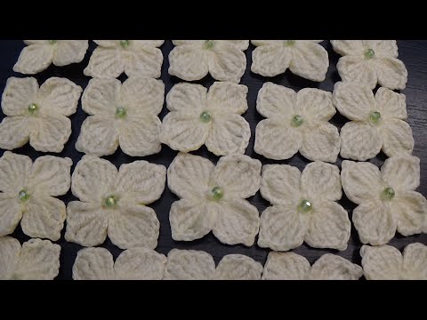 Floare de hortensie crosetata pentru aplicare pe rochite