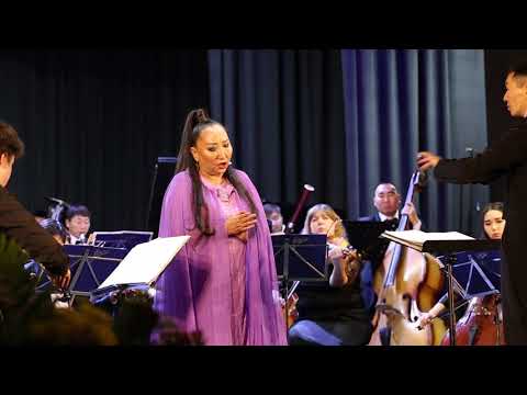 "Дуруяа" (В. Тока, С. Шангыр-оол), исп. Зас.арт. РТ Софья Кара-оол