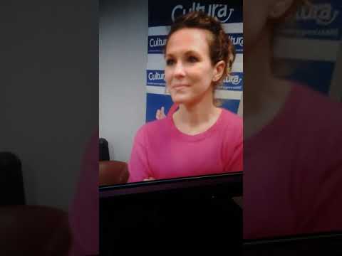 Interview de Lorie Pester lors de la séance de dédicace à Cultura de Cholet