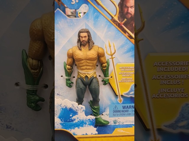 Vídeo relacionado con DC Comics - Aquaman MUÑECO 30 CM: Figura Aquaman Articulada Coleccionable - 6060069 - Superheroes Juguetes - Juguetes niños 3 años + - Regalo Niño 3 Años +