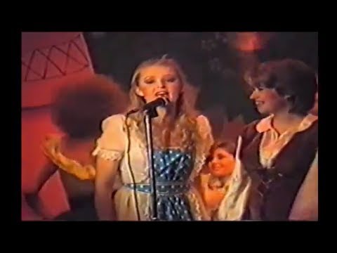 Sarah Jane Hassel sings "Rhythm of Life" Goldilocks Hazlitt Theatre Maidstone 1984-85 HD