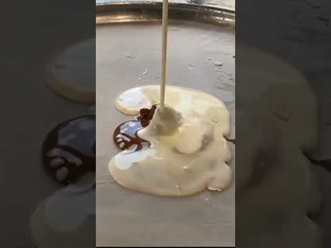 best ever choclolate cream roll at chrompet Saravana store back @25rs#shorts#chocolateroll#icecream👍