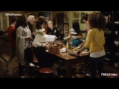 Callie & Stef Scene - The Fosters "With His Married Girlfriend And Her 3 Year Old Son” S04E05 1