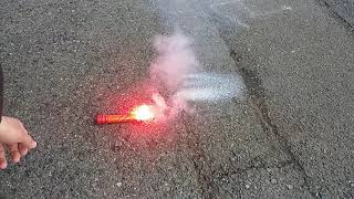 今日の動画は発煙筒を実際に使ってみた。