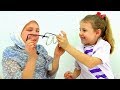 Смешные видео: Настя и Ксюша. Играем в доктора. Бабушка у врача. Маленькие ...