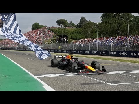 VIDEO: Verstappen wint na zinderende slotfase • Norris tweede op minder dan een seconde