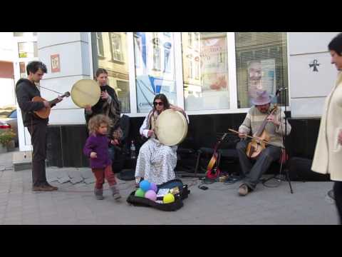 GARDARICA - Devojce, devojce crveno jabolce (Macedonian folk song)  #FolkRockVideo