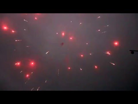 PFX90T - 62mm Red Peony w/ Delayed Crackle