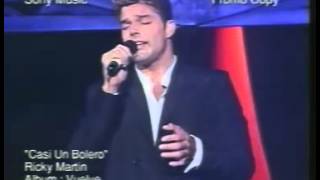 Ricky Martin - Casi Un Bolero (Spanglish Version) [Vídeo Oficial]