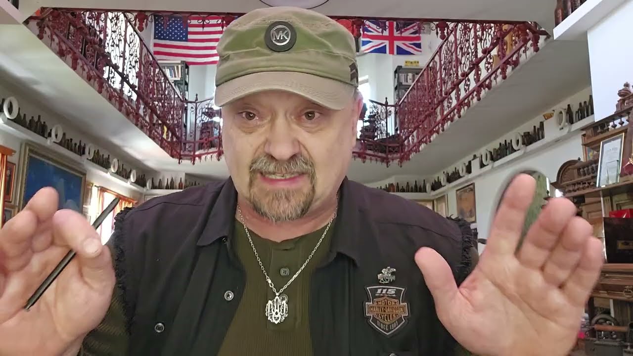 Позорище, наша полиция разбегается как зайцы, подставляя под пули прохожих, ?