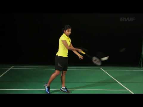 CE1M7V4 Service court en coup droit