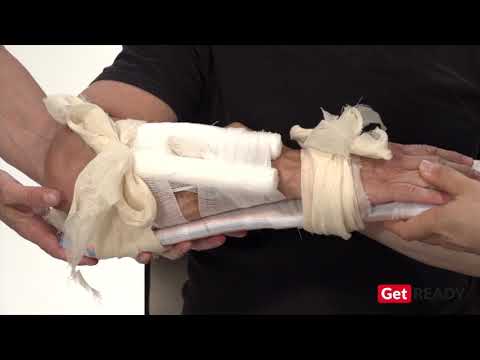 How to dress an open fracture | Emergency First Aid