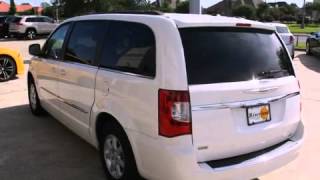 preview picture of video 'Pre-Owned 2013 Chrysler Town Country New Orleans LA'