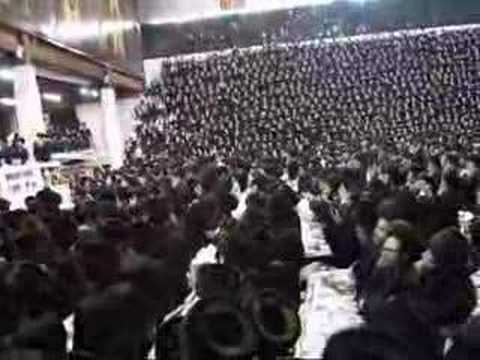 Bobover Rebbe at Satmar Sheva Brachos 6/2008 in Williamsbur