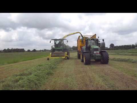 John Deere chopper 8600 + John Deere tractors + Dewa silage