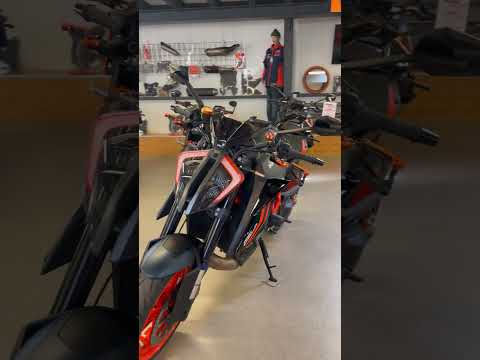 KTM 1290 Super Duke R EVO-video-13