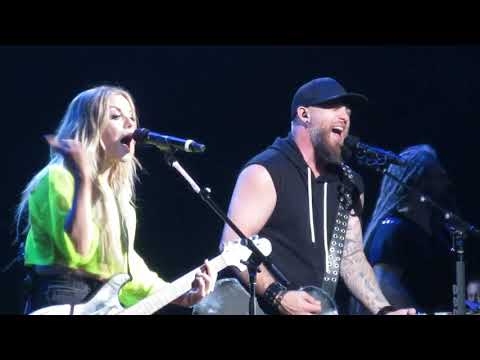 Brantley Gilbert & Lindsay Ell - What Happens in a Small Town (Hartford CT)