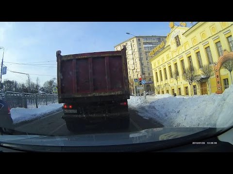 Zrzucił na środku drogi i pojechał dalej