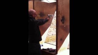 Tony skjuter Ruger .44 Rem Magnum