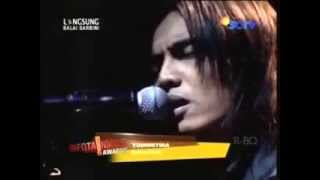 Download lagu Charly&Puisi=Saat Terakhir Live mp3