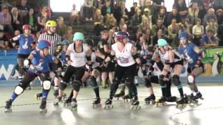 preview picture of video 'Zombie RollerGirls vs Riot Rollers / Roller Derby / 14 06 2014 / Münster'