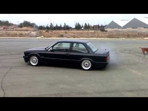 BMW E30 325i DONUTS - DRIFT
