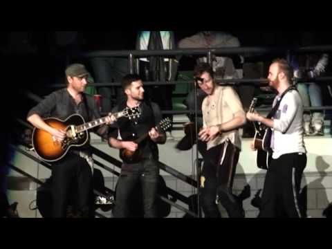 Coldplay - Speed of Sound (Acoustic in the crowd)- Live In Melbourne (HD) Multi Angle