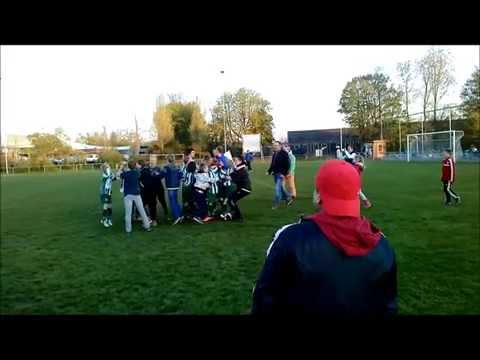 Sc Joure E1 de winnende penalty.