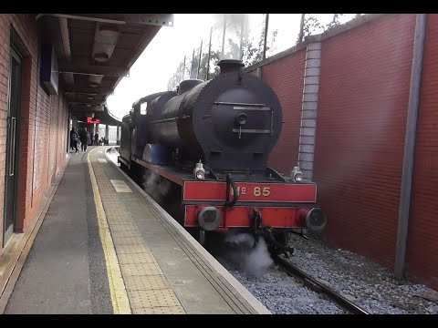 Ex GNR(I) V Class 4-4-0 No.85 Merlin passing Belfast Central / Lanyon Place 16/9/19