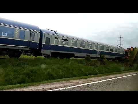 H190 trece prin Horodnic cu Trenul R5627 Suceava-Putna 12.05.2023