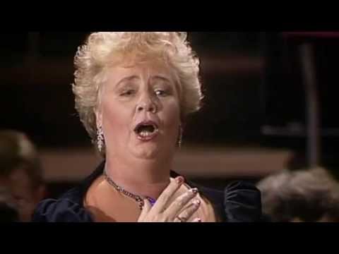 Cristina Deutekom - Ich bin verliebt (from Schön ist die Welt - Franz Lehár)