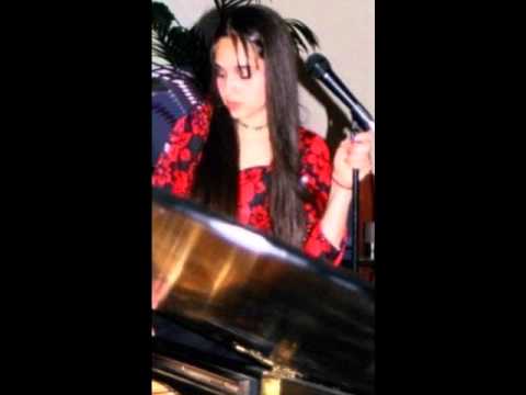 Leah Souza Sings 
