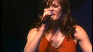 THE DONNAS  Fall Behind Me 2009 LiVe