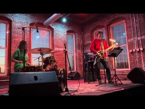 Freda Love Smith & Dave Hill - "Cesspool" (Blake Babies song - live in Lowell, MA 4/26/2024)