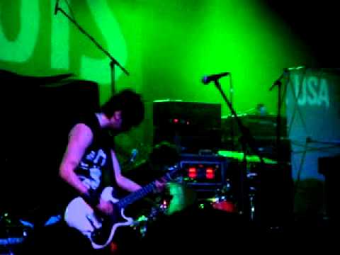 Thumbnail for The Dollyrots & Bowling for Soup do "Cheers" by Chris Burney