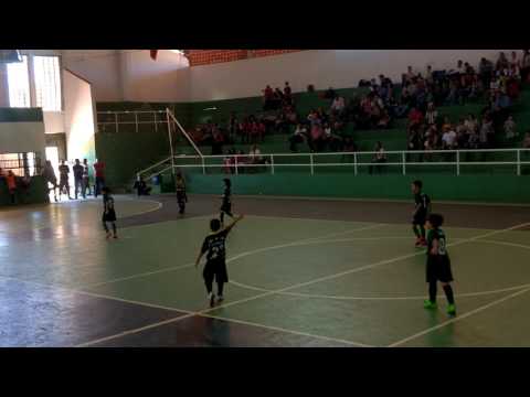 Rio verde x escola pelezinho na 4° COPA PELEZINHO ESTADUAL DE BASE DE FUTSAL ( 1° TEMPO )
