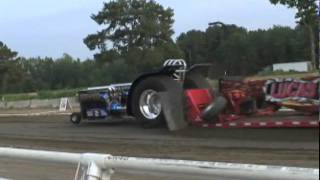 preview picture of video 'Pocomoke Tractor Pull 2010'
