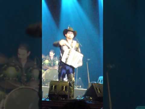 Ahora resulta  voz de mando