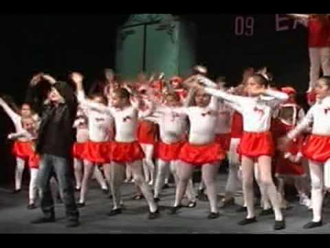 PESNI POD ELKA 2009 BOZIKNI PESNI - DARIO VUKANOVIK.mpg